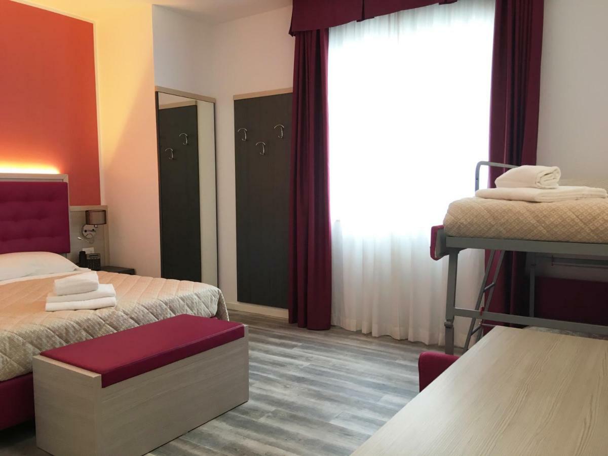 Alma Living Hotel- Al Girarrosto Venzone Εξωτερικό φωτογραφία